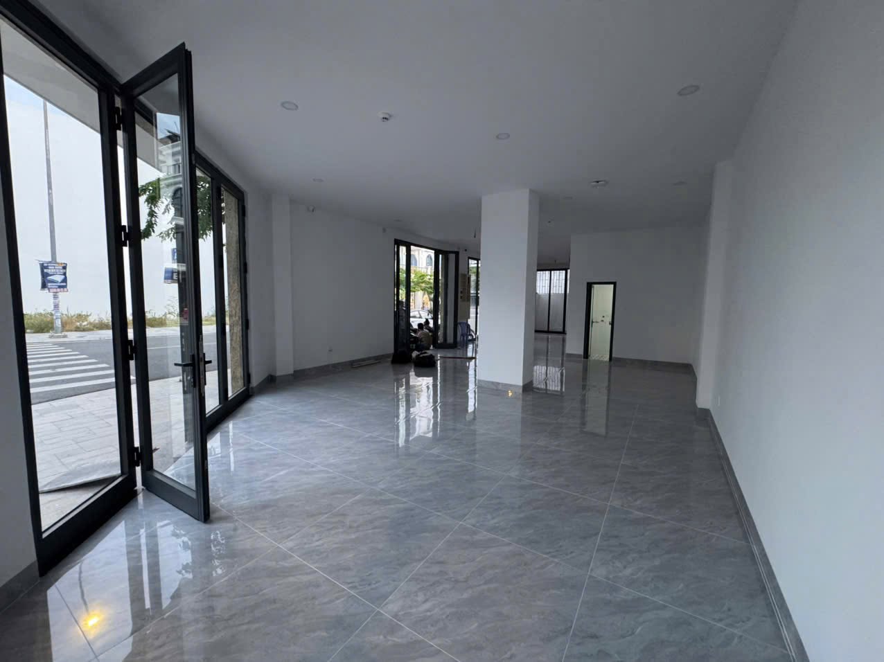 CHO THUÊ MẶT BẰNG ĐẸP – 120M² – 2 MẶT TIỀN VCN PHƯỚC LONG 2