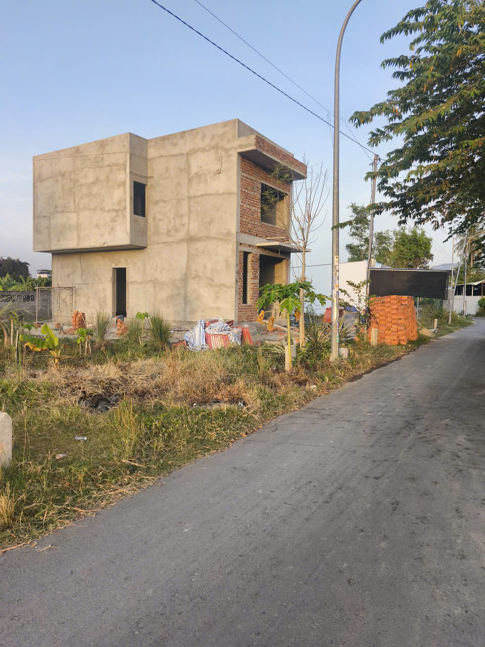 Bán đất mặt tiền đường Vườn Thành chỉ hơn 1ty