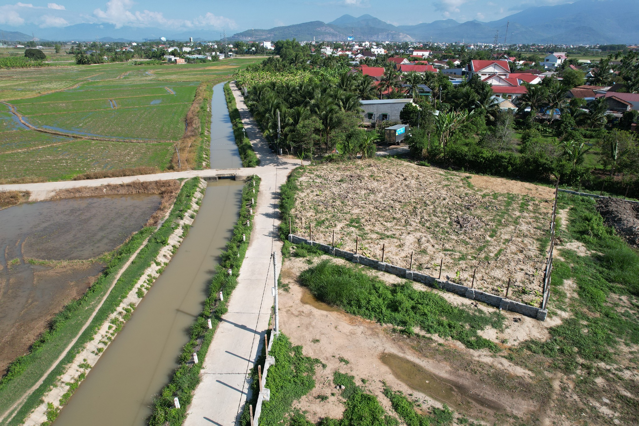 Đất dân cần b.á.n lô 3 mặt tiền view "cánh đồng xanh mát" chưa qua đầu tư Diên Toàn